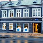 Hus-Lejlighed I Ejendommens Baghus. Ottos Hule